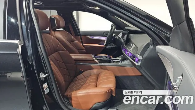 BMW 7-Series 7 серия (G70) 740i sDrive M Sport — Фото автомобиля 19