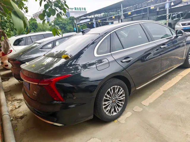 Hongqi H5 — Фото автомобиля 17