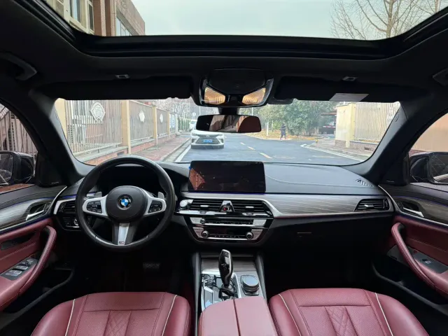 BMW 5 Series — Фото автомобиля 7