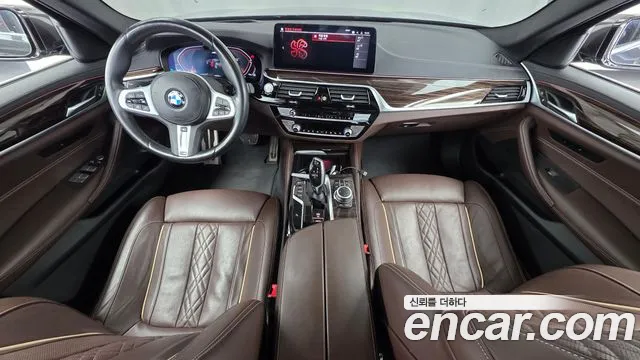 BMW 5 Series G30 — Фото автомобиля 10