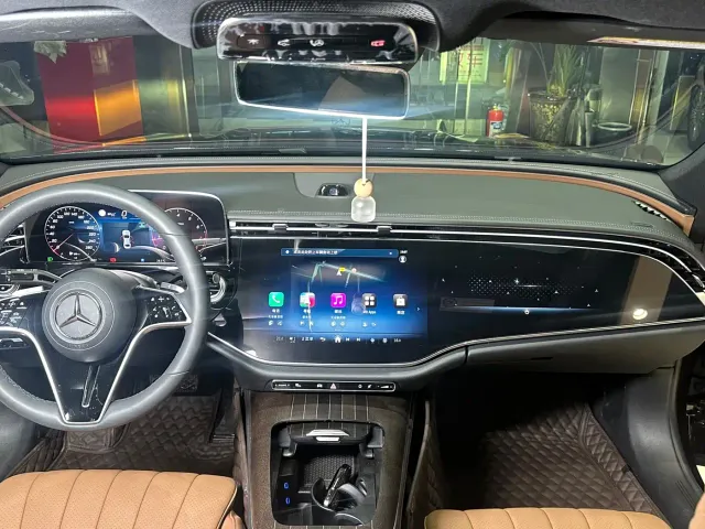 Mercedes-Benz E-Class — Фото автомобиля 8