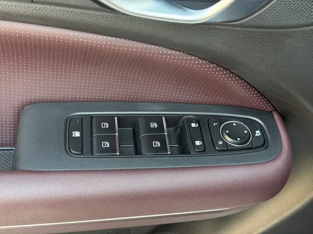 GAC Trumpchi M6 — Фото автомобиля 9