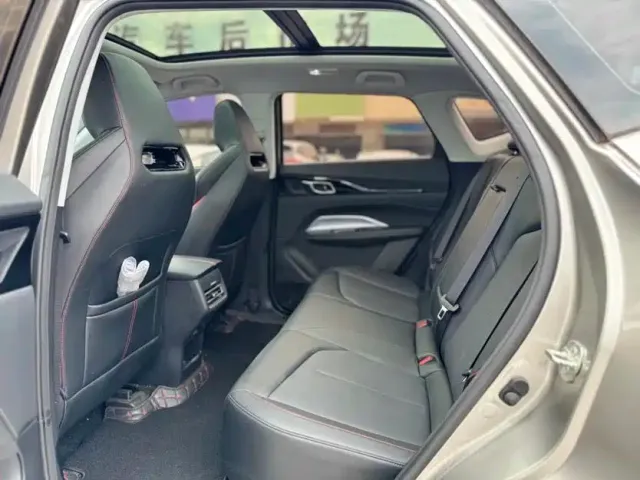 Changan Z6 — Фото автомобиля 5
