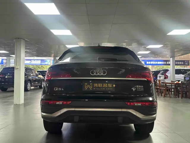 Audi Q5L Sportback — Фото автомобиля 5