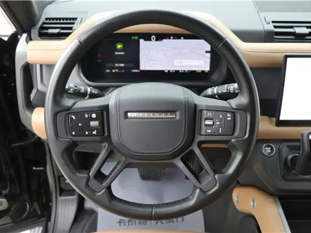 Land Rover Defender — Фото автомобиля 16