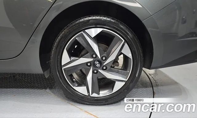 Hyundai Avante CN7 — Фото автомобиля 6
