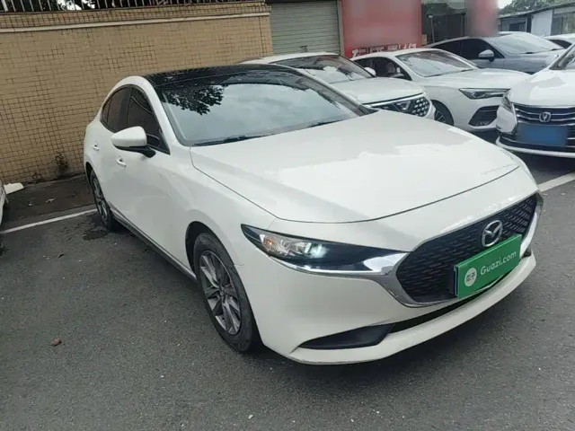 Mazda Axela — Фото автомобиля 3