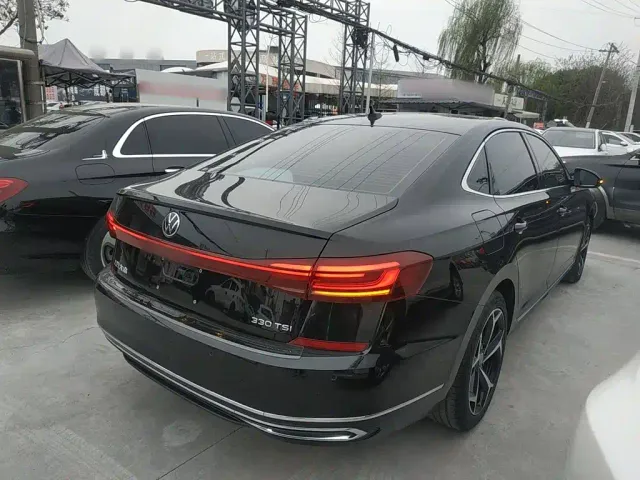 Volkswagen Passat — Фото автомобиля 4