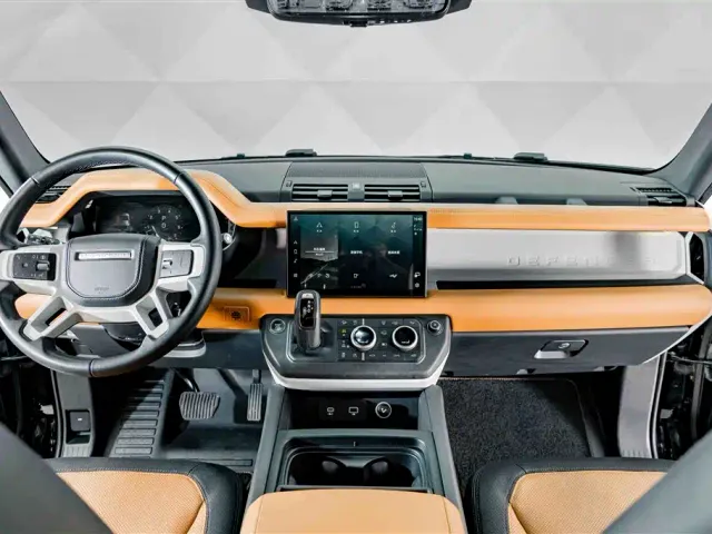 Land Rover Defender — Фото автомобиля 15