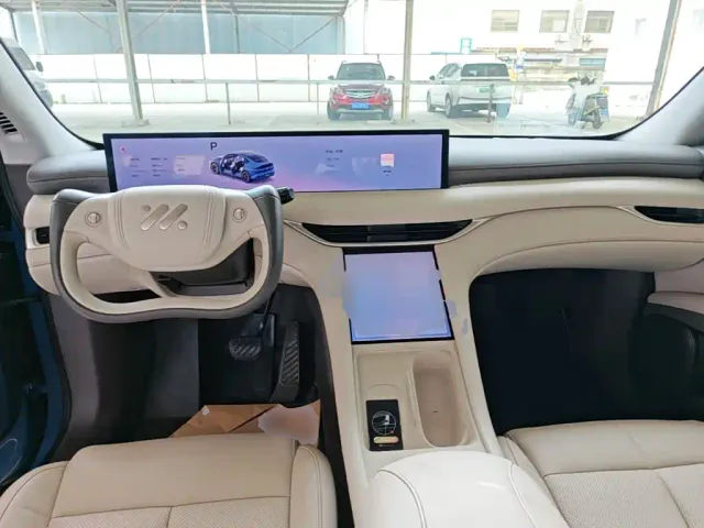 IM Motors LS6 — Фото автомобиля 9