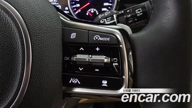 Kia Carnival Generation 4 — Фото автомобиля 17