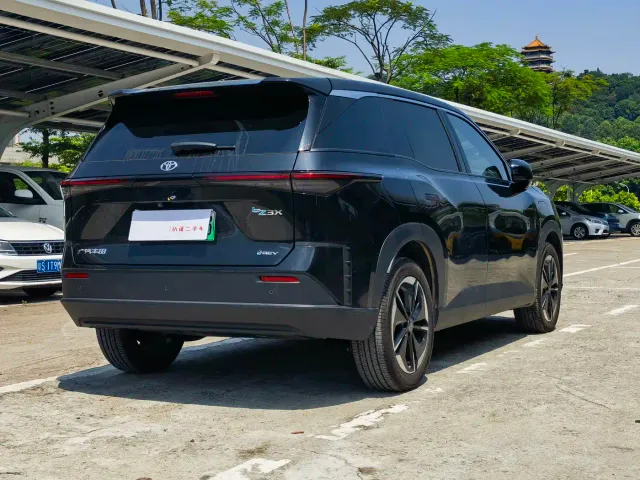 Toyota BoZhi 3X — Фото автомобиля 8