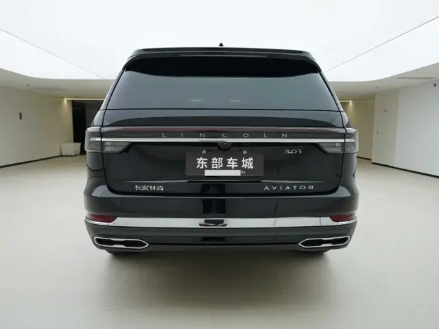 Lincoln Aviator — Фото автомобиля 4