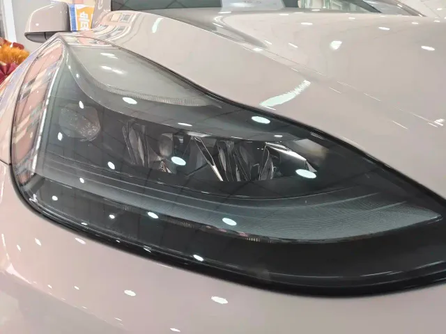 Tesla Model Y — Фото автомобиля 14