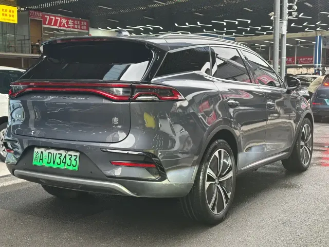 BYD Tang — Фото автомобиля 6