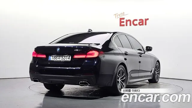 BMW 5-Series — Фото автомобиля 2