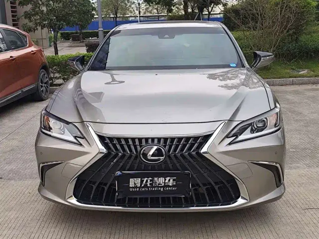 Lexus ES — Фото автомобиля 2