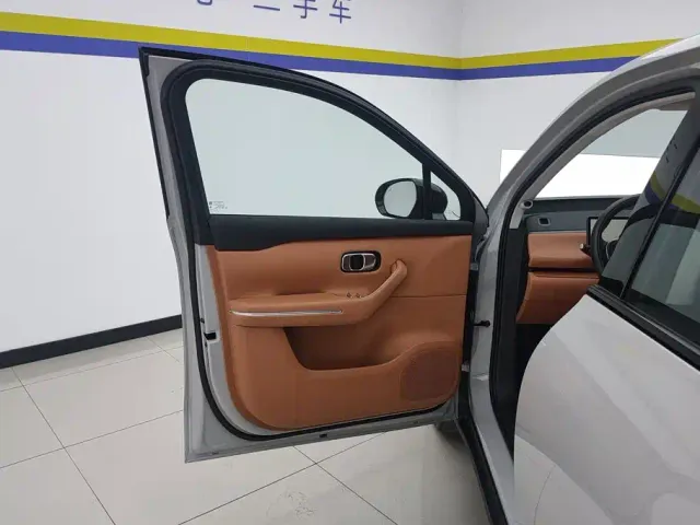 Leapmotor C10 — Фото автомобиля 7