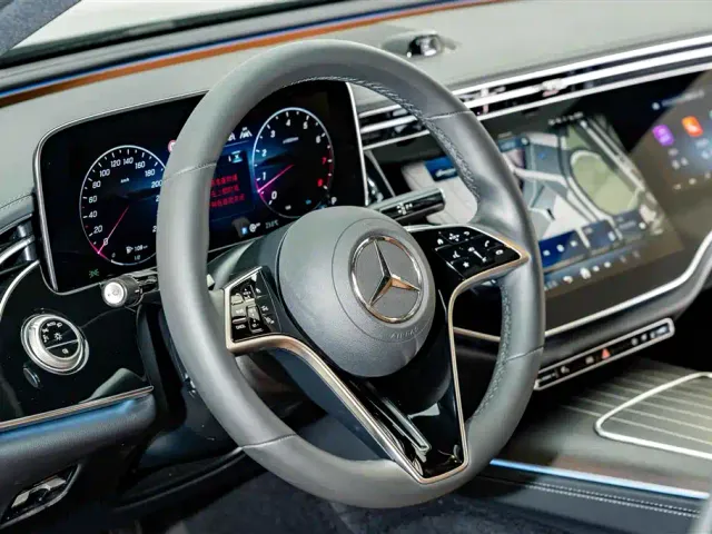 Mercedes-Benz E-Class — Фото автомобиля 11