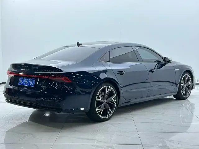 Audi A7L — Фото автомобиля 9