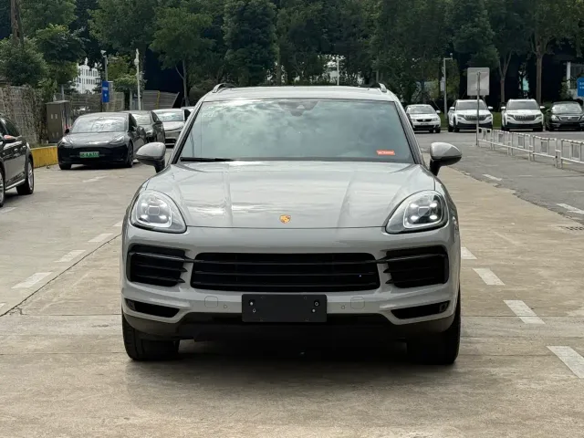 Porsche Cayenne — Фото автомобиля 2