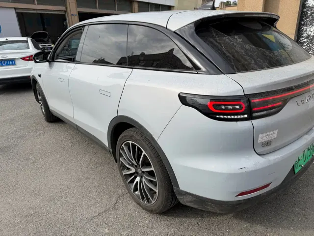 Leapmotor C11 — Фото автомобиля 5