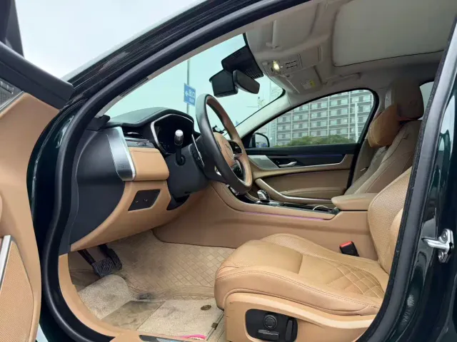 Jaguar XFL — Фото автомобиля 5