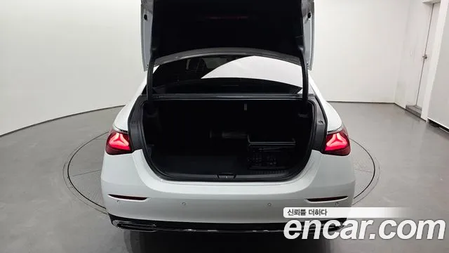 Mercedes-Benz E-Class E-класс W214 E300 4MATIC Exclusive — Фото автомобиля 30