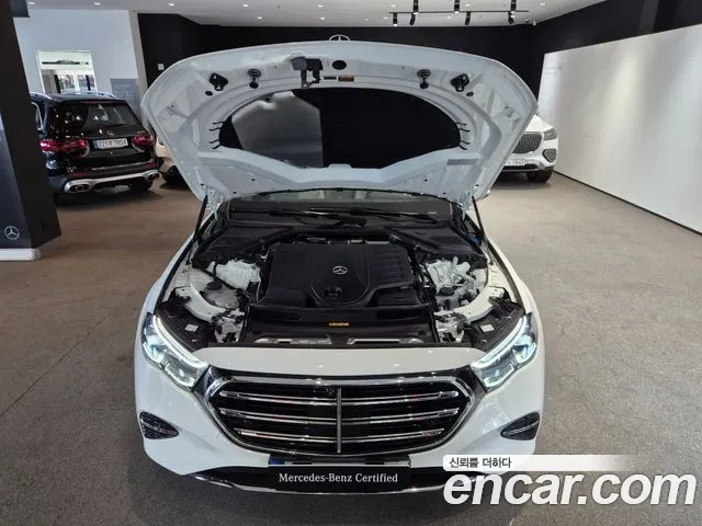 Mercedes-Benz E-Class — Фото автомобиля 6