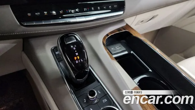 Cadillac Escalade Escalade 5 поколение — Фото автомобиля 9