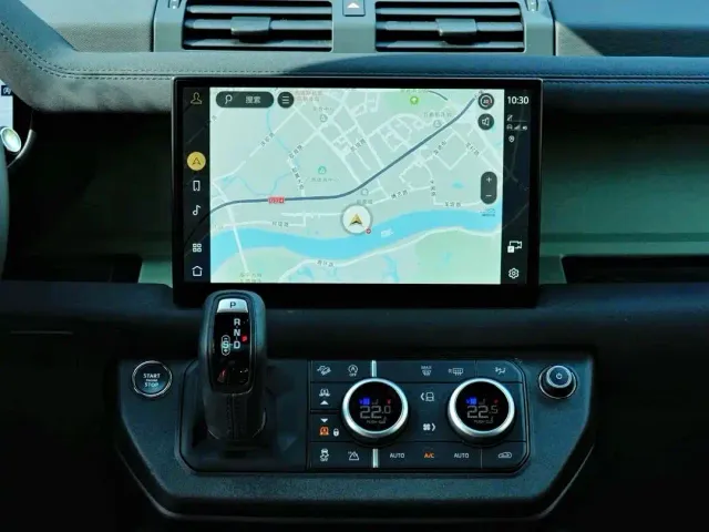 Land Rover Defender — Фото автомобиля 13