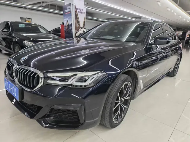 BMW 5 Series — Фото автомобиля 2