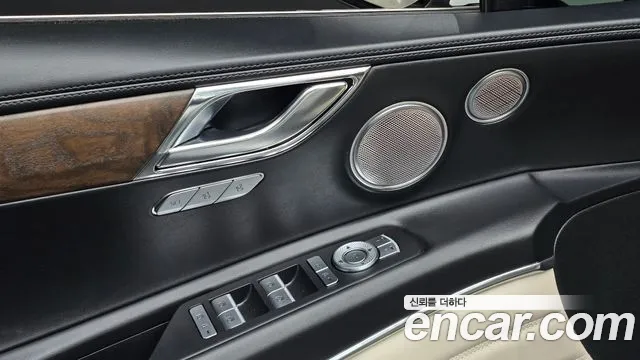 Genesis GV80 — Фото автомобиля 25