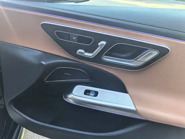 Mercedes-Benz E-Class — Фото автомобиля 9
