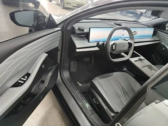 Geely Galaxy E8 — Фото автомобиля 15