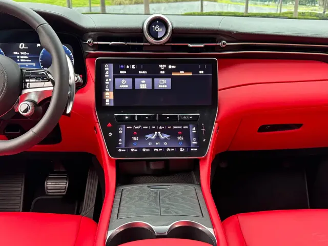 Maserati Grecale — Фото автомобиля 18