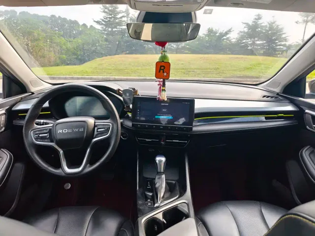 Roewe i5 — Фото автомобиля 15