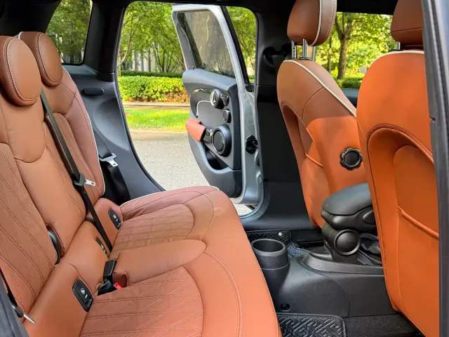 MINI Hatch — Фото автомобиля 11