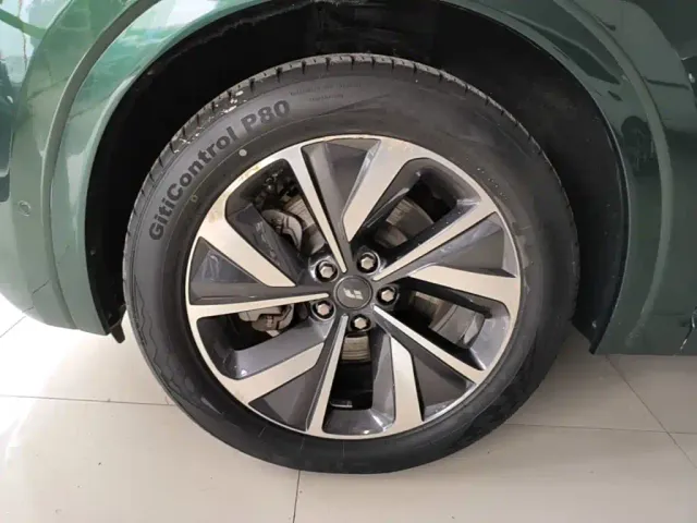 Li Auto ONE — Фото автомобиля 22