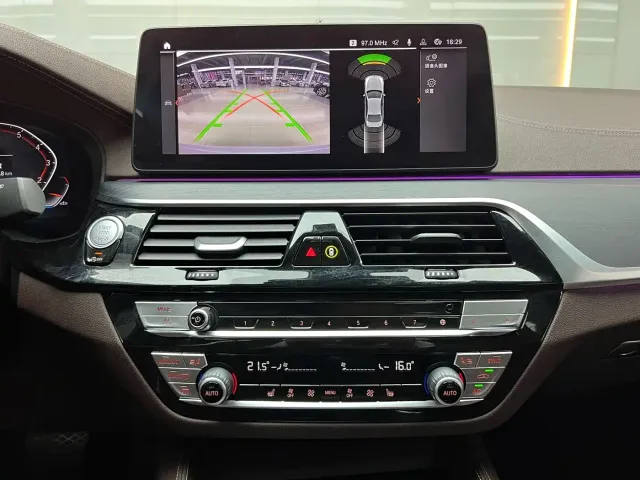 BMW 5 Series — Фото автомобиля 13