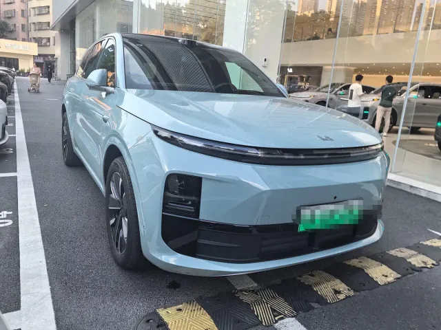 Li Auto L6 — Фото автомобиля 3
