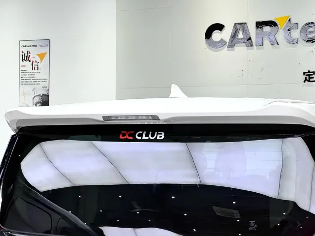 Toyota Alphard 2021 Hybrid 2.5L Luxury — Фото автомобиля 16