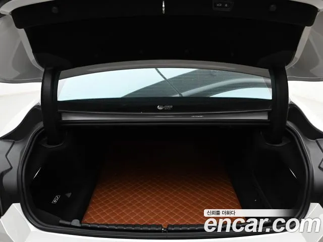 BMW 8 Series G15 — Фото автомобиля 20