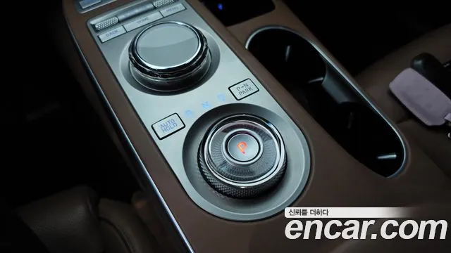 Genesis GV70 — Фото автомобиля 9