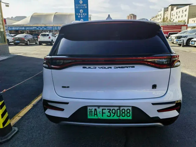 BYD Tang — Фото автомобиля 5