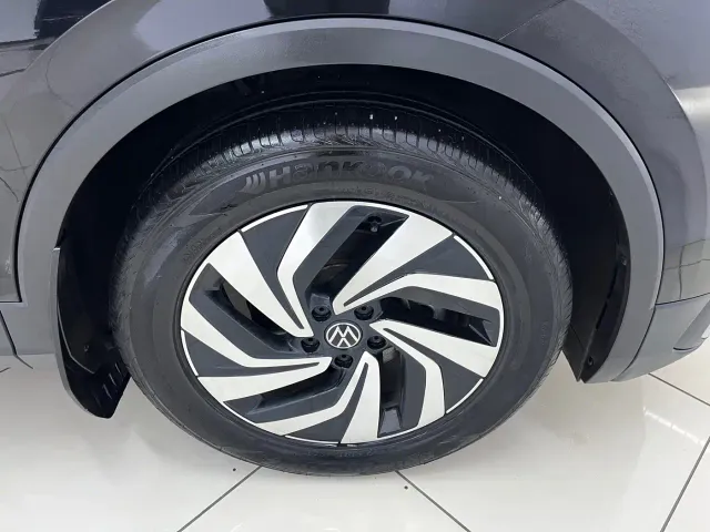 Volkswagen Tiguan L — Фото автомобиля 24
