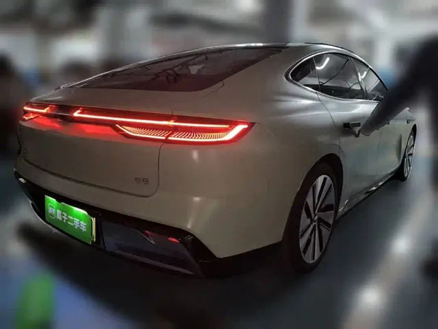 Geely Galaxy E8 — Фото автомобиля 4