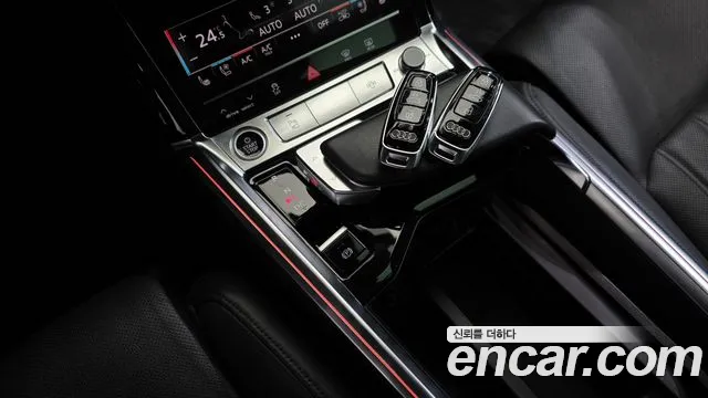 Audi e-tron — Фото автомобиля 8