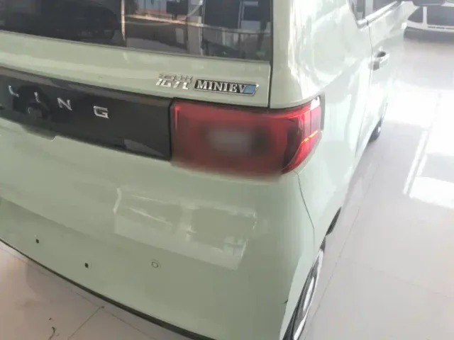 Wuling Hongguang Mini EV — Фото автомобиля 7