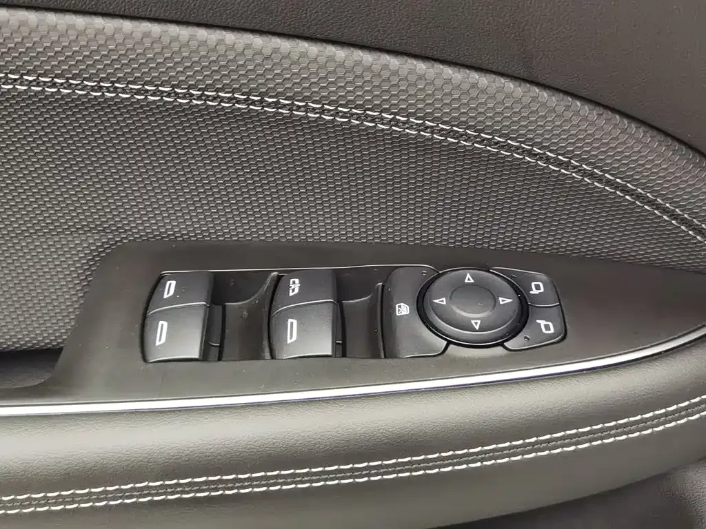 Buick Regal 2024 25T Ultra Comfort Edition — Фото автомобиля 9